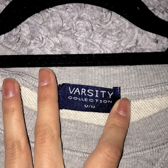 Waterloo University Cropped Crew Neck - Picture 3 of 4